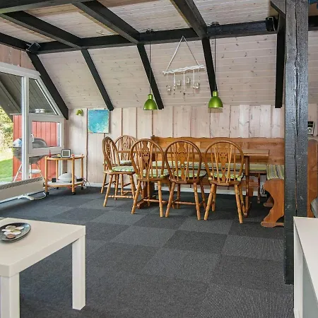 Tranquil Thatched On Romo-by Traum Nyaraló