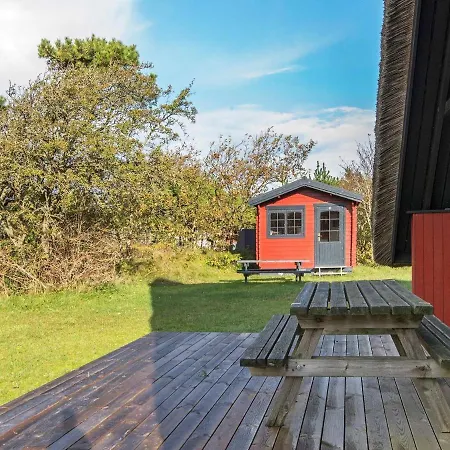 Tranquil Thatched On Romo-by Traum