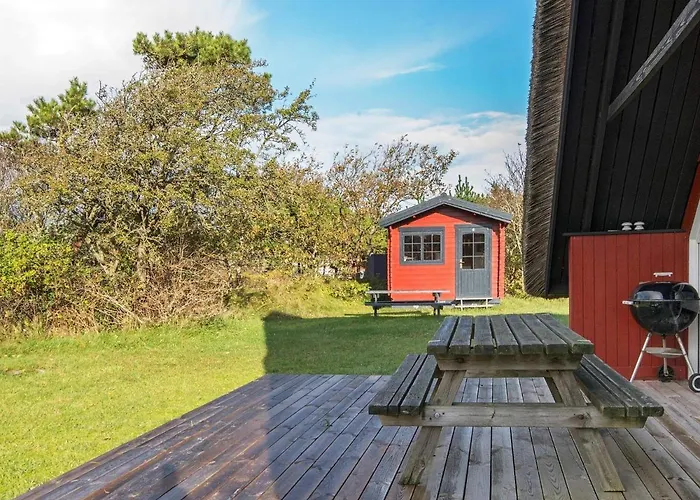 Tranquil Thatched On Romo-by Traum